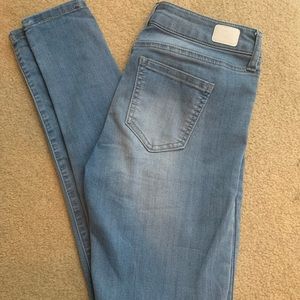 High waisted skinny jean. Size 3/26